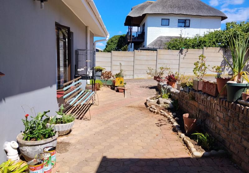 4 Bedroom Property for Sale in Dana Bay Western Cape
